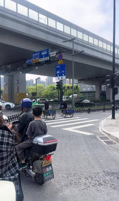 地球online提醒您 请勿在npc身上浪费太多时间 避免影响玩家自身情绪 ​​