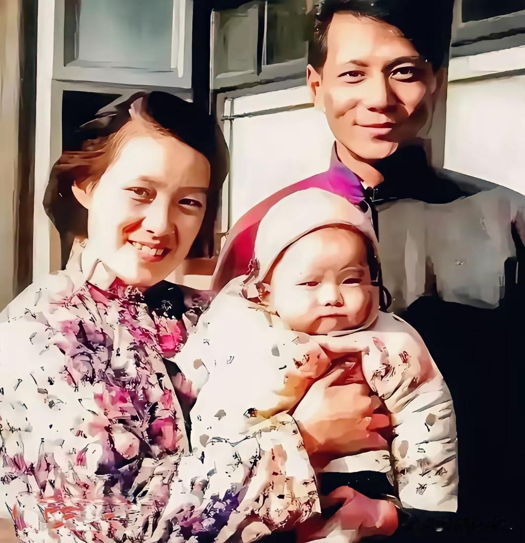 王铎：章含之一家三口