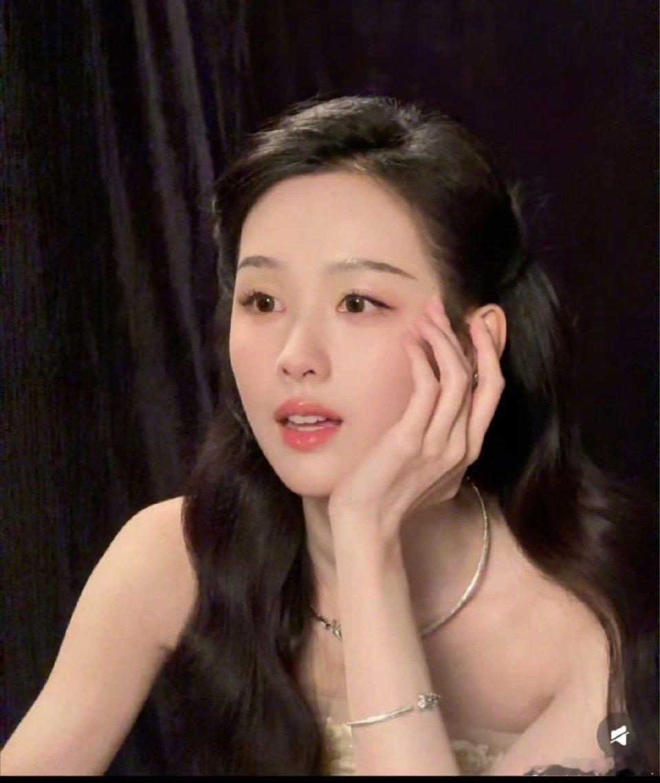 姐姐好清新好大气的美！｜陈都灵