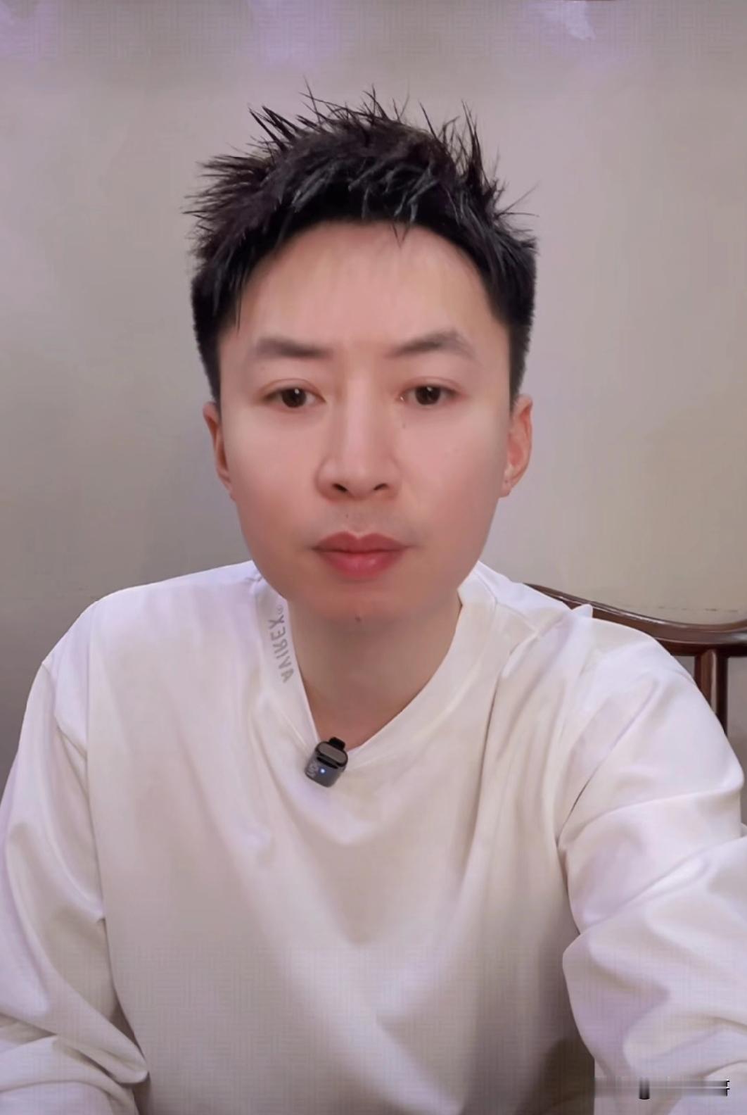 千万不要被方博的表象给迷惑了，
之所以选择哈萨克斯坦球员身份参加WTT赛事，
主