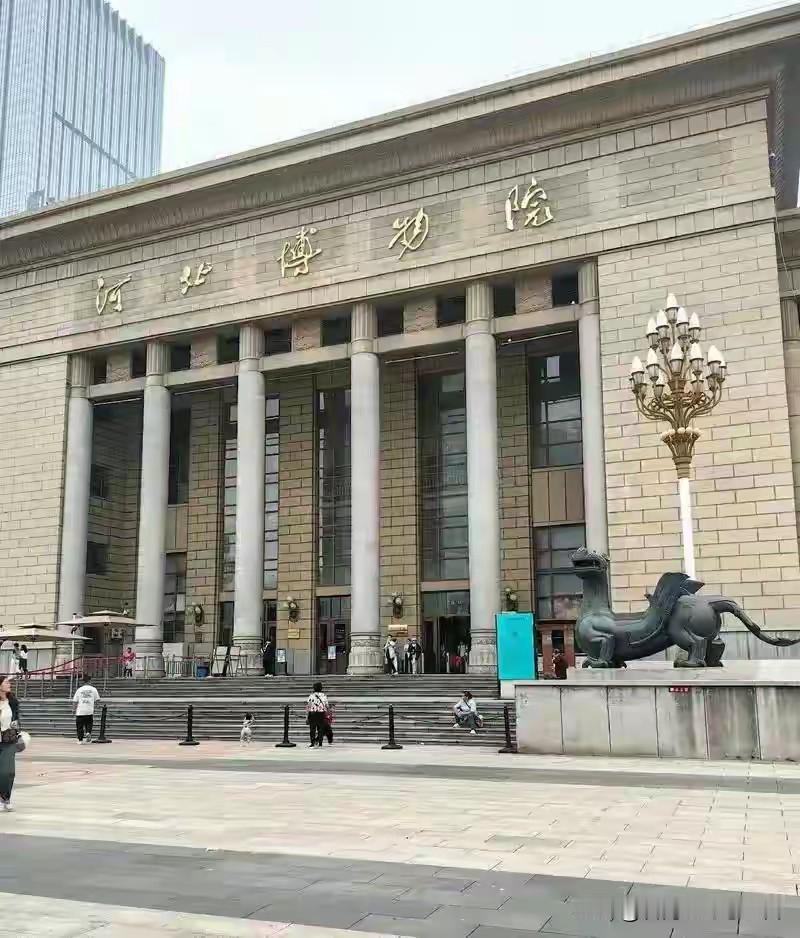 看到高校老师讲中国近代史泪洒课堂的情景，太有感触了。2024年11月27日，上海