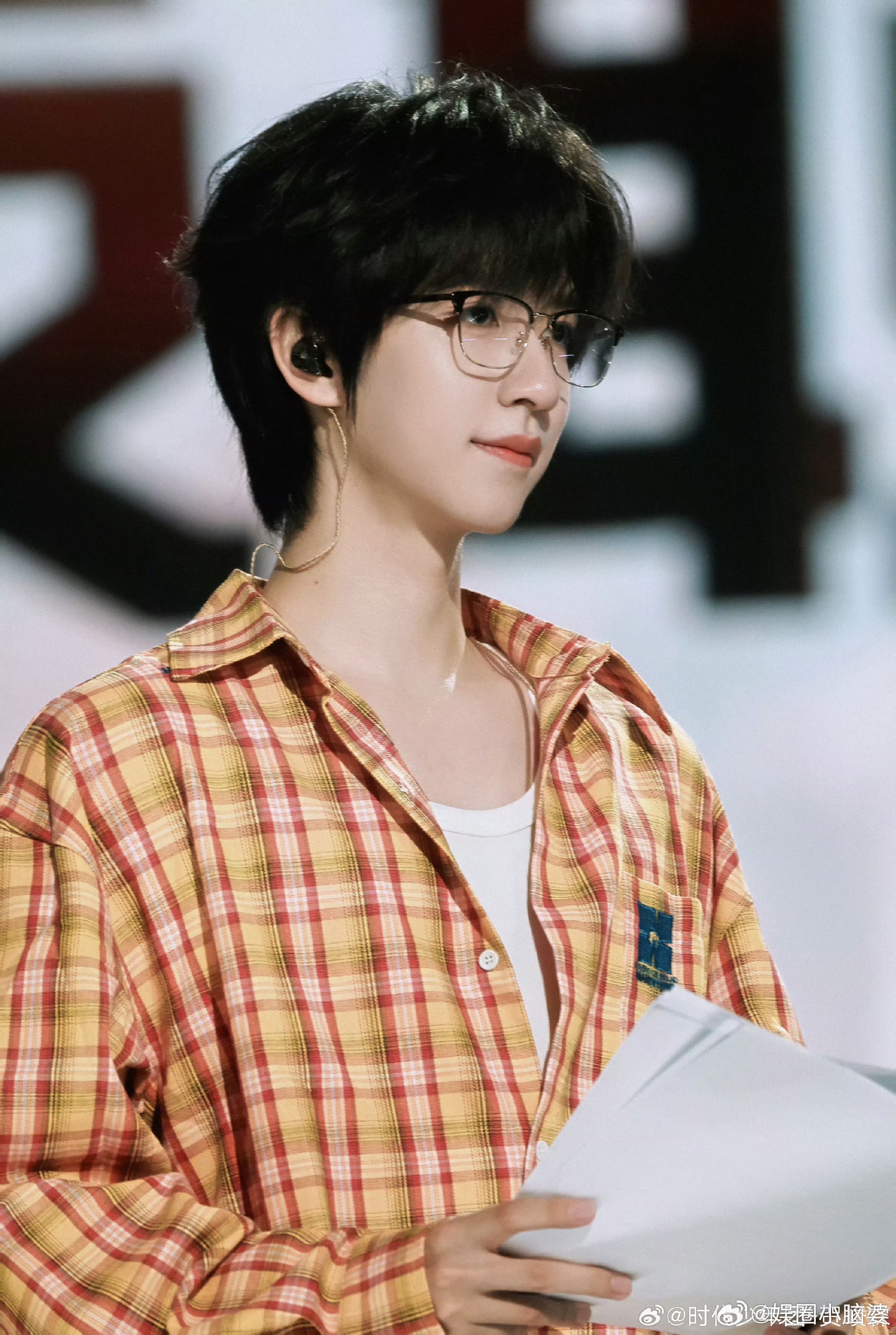 贺峻霖的摩托山路十八弯❤️ 谁懂啊！贺峻霖骑摩托扭来扭去的样子，真的萌到心巴上，