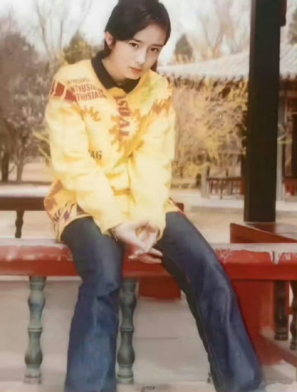 杨幂中学时代就是风云人物了，幂姐小时候就那么美！！ 