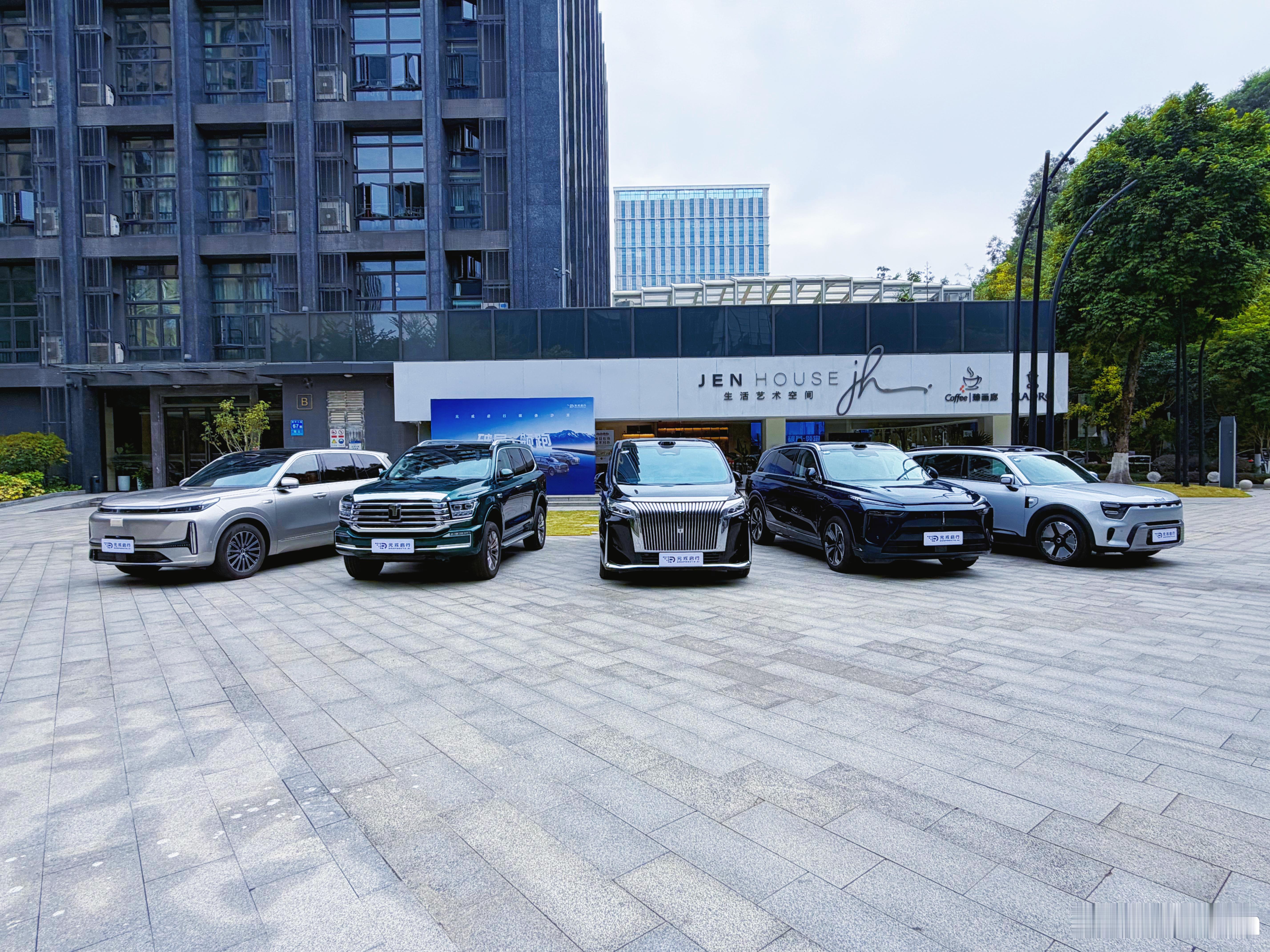 元戎启行对于智能驾驶深耕多年，量产方案部署超过 20 万台，多款产品在引入元戎入