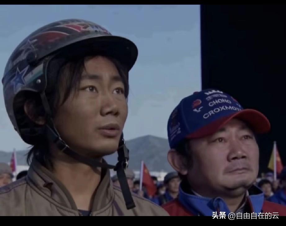 张雪19岁的时候，给湖南《晚间》节目组打电话，发短信让他们来采访自己，当记者找到