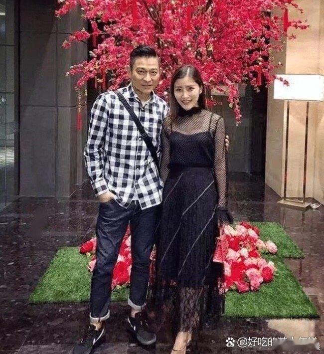 刘德华和小姨子穿透视裙性感迷人，最美大马千金名不虚传 ​​​