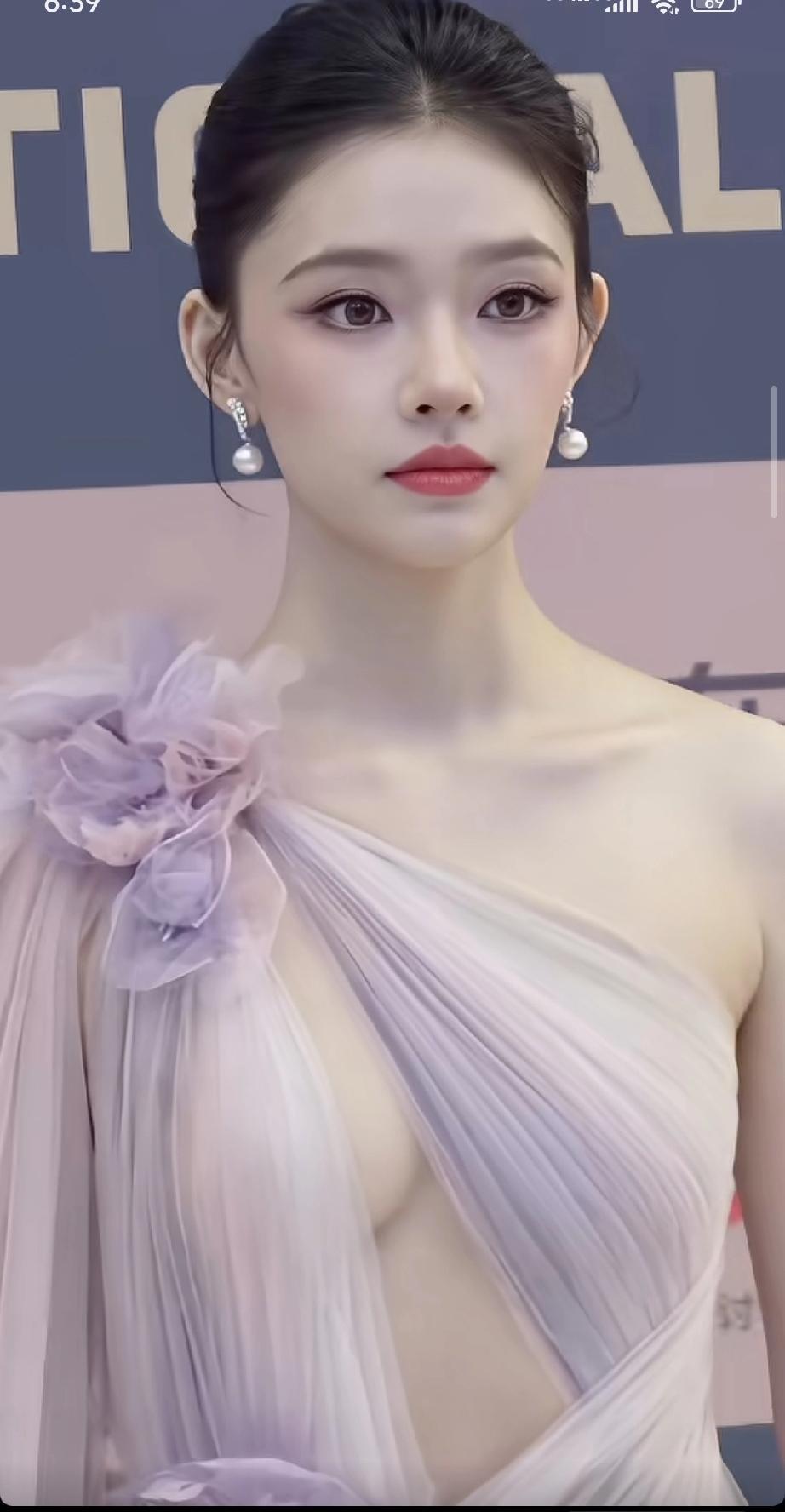 绯闻对女明星伤害太大了，

林允自从和沈腾传绯闻，还被说生孩子，之后就没什么作品