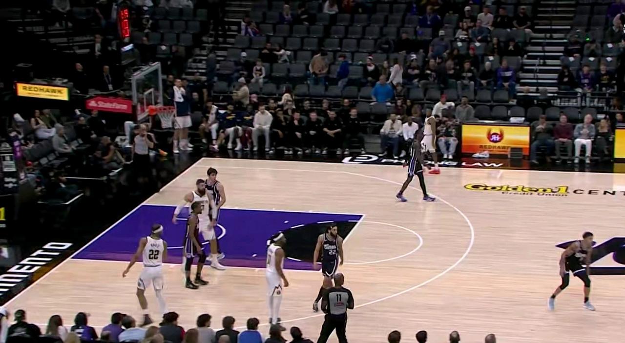 史上最烂国王没跑了！！！

主场观众都忍不了了，打着打着直接变成了一座空空的球馆