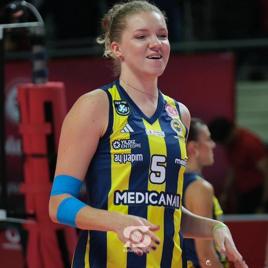 - 你曾在意大利打球，现在在土耳其，还有波兰联赛。你如何评价和比较这些联赛的水平