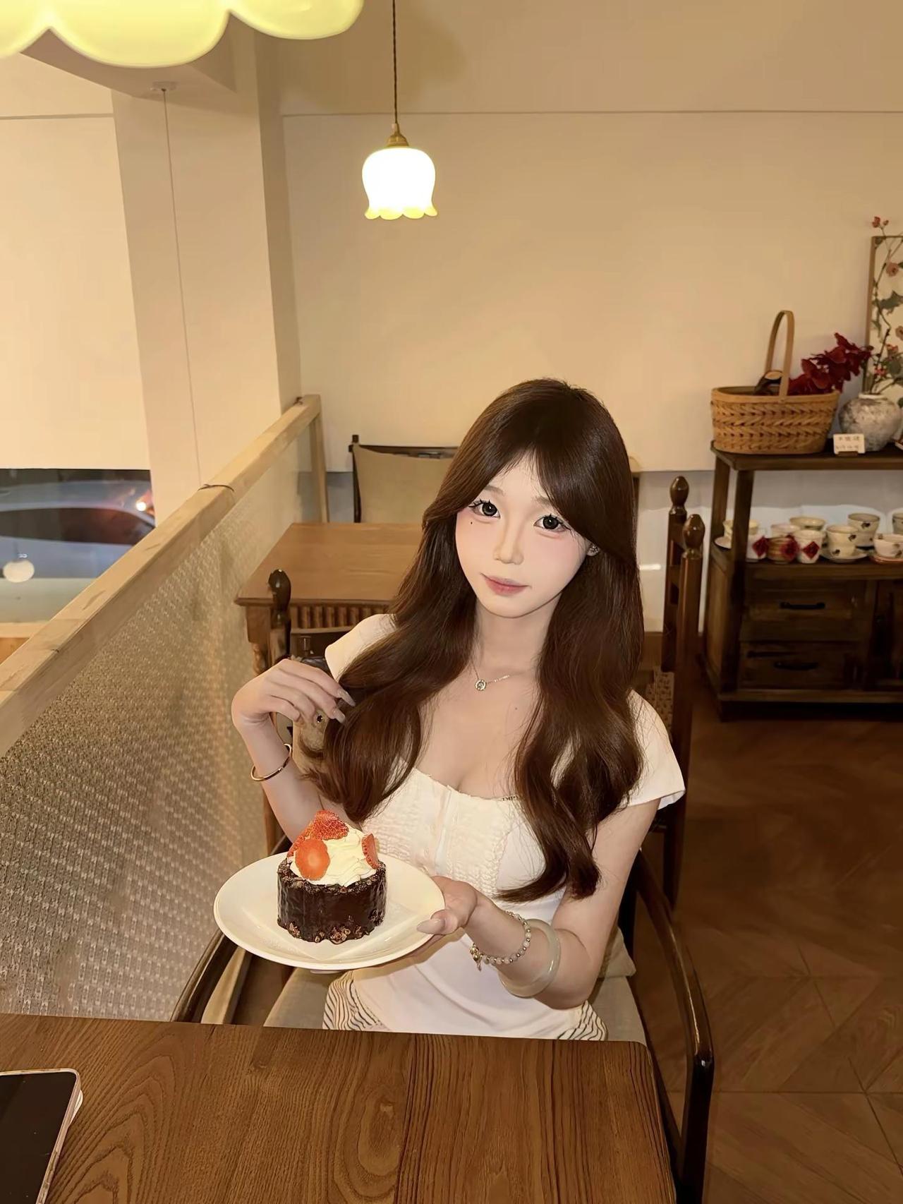 总觉得他们都好麻烦 只有你 说再多废话都好可爱甜妹