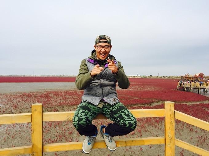 **你以为的“再见”，其实是人生的“下车点”——别怕挥手，也别怕遗憾**

嘿，