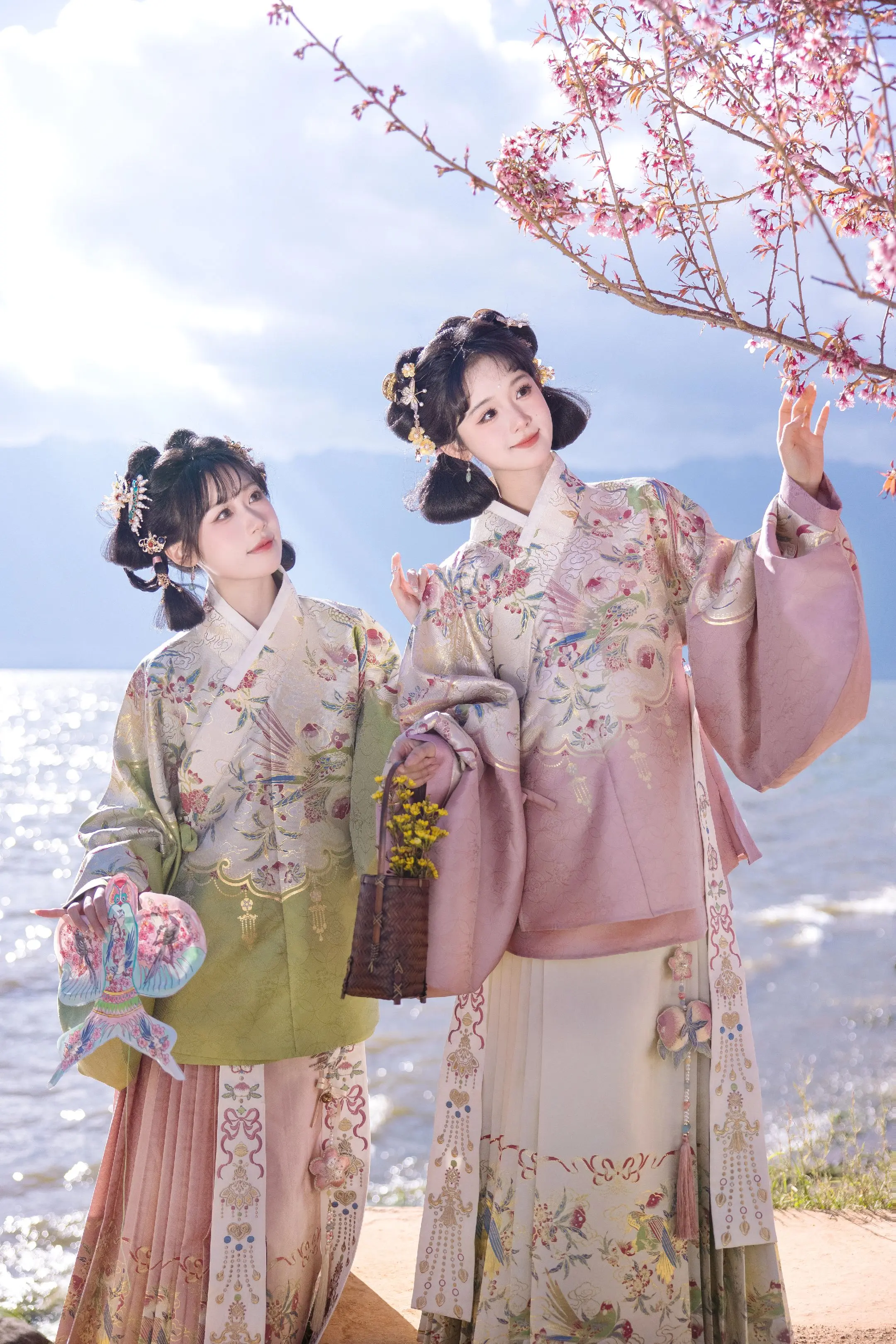 “岁岁花藻檐下，共将棠梨煎雪”