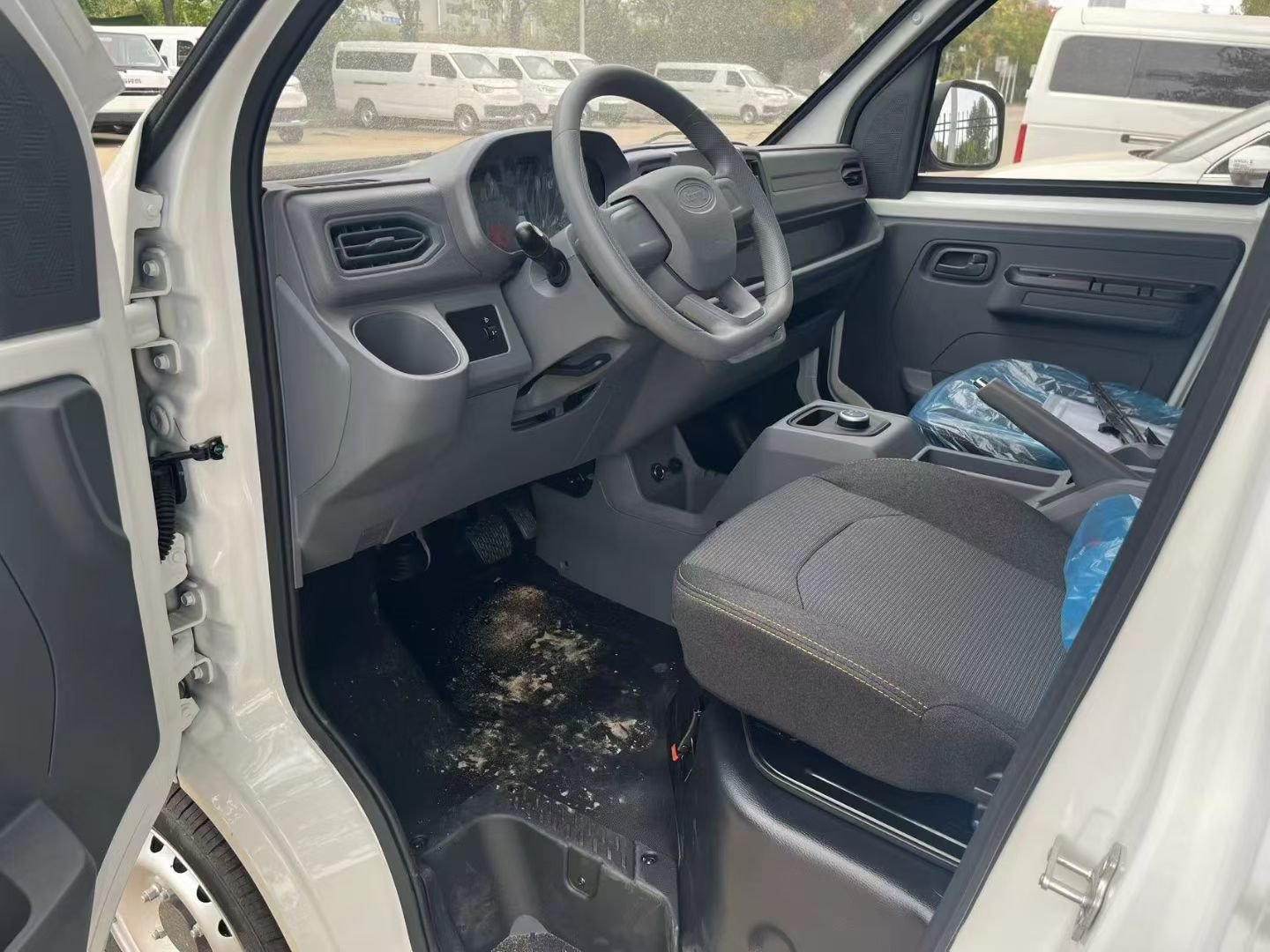 6方车，特价6.99万元 武汉·沌口