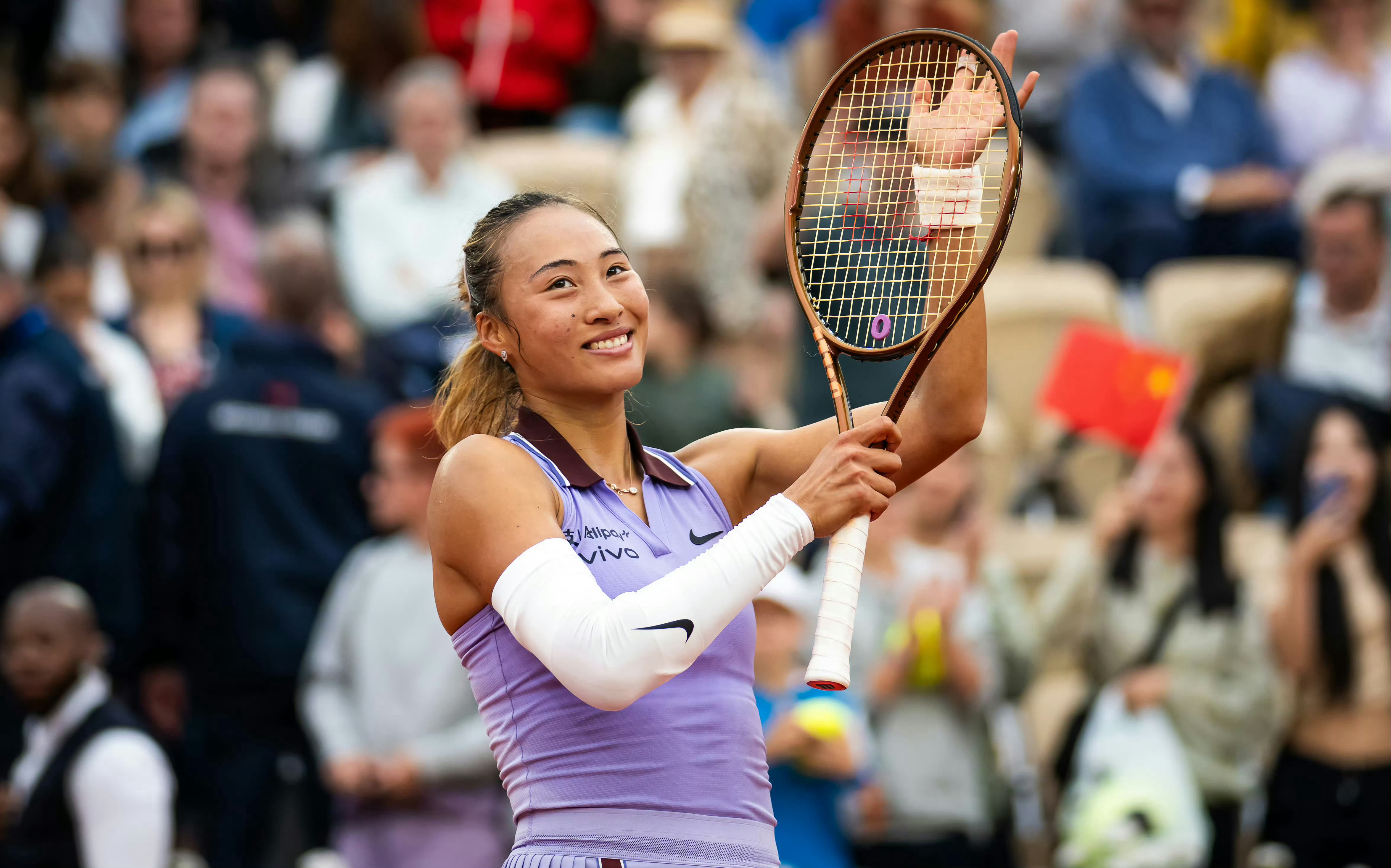 郑钦文首进法网八强💪法网2025 女单第四轮，中国选手郑钦文以7比6(5)、1