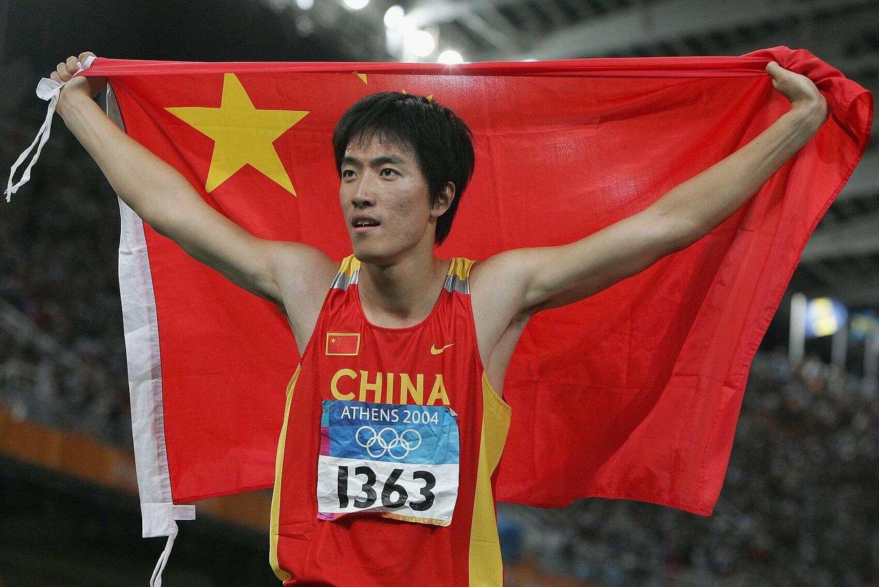 上海体育局要安置刘翔，买断工龄或回当教练。
我们都知道买断工龄是对下岗职工最残酷