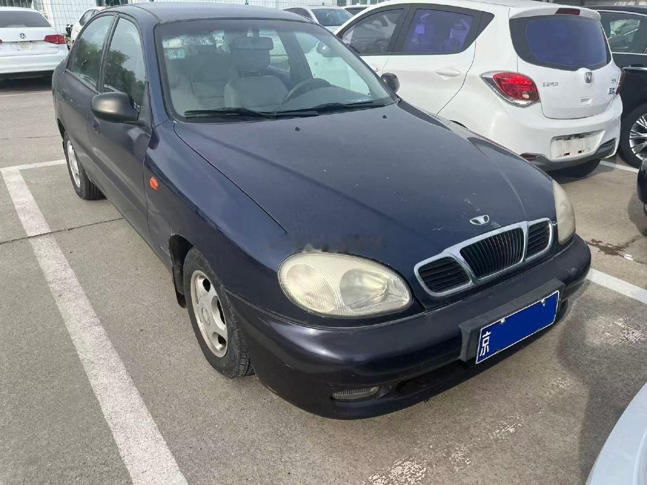 大宇蓝龙~~~这是九月底我在过户大厅看到的！！！北京手续的大宇蓝龙可能帝都也没几