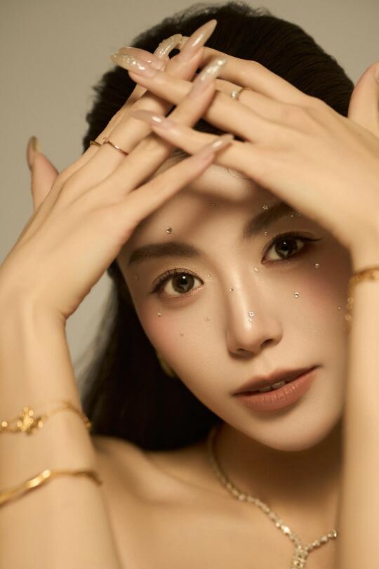 我也是好起来了 美妆都被我拍上了