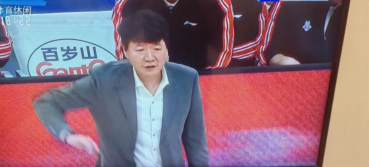 山东高速玩砸了
其实知道主教练怎么想的，面对四川全华班，最后还有四分钟领先15分