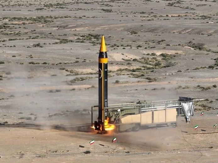 伊朗是真的要动真格了！新领袖敲定前一天，革命卫队直接官宣：压箱底的远程导弹即将出