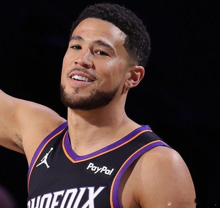 高薪水！NBA薪资最高的10名得分后卫：👀德文·布克：5710万美元多诺万·米