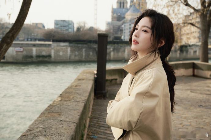 章若楠的妆是自己化的章若楠的妆是沈千盏化的章若楠化妆师沈千盏 好美的章若楠，好美