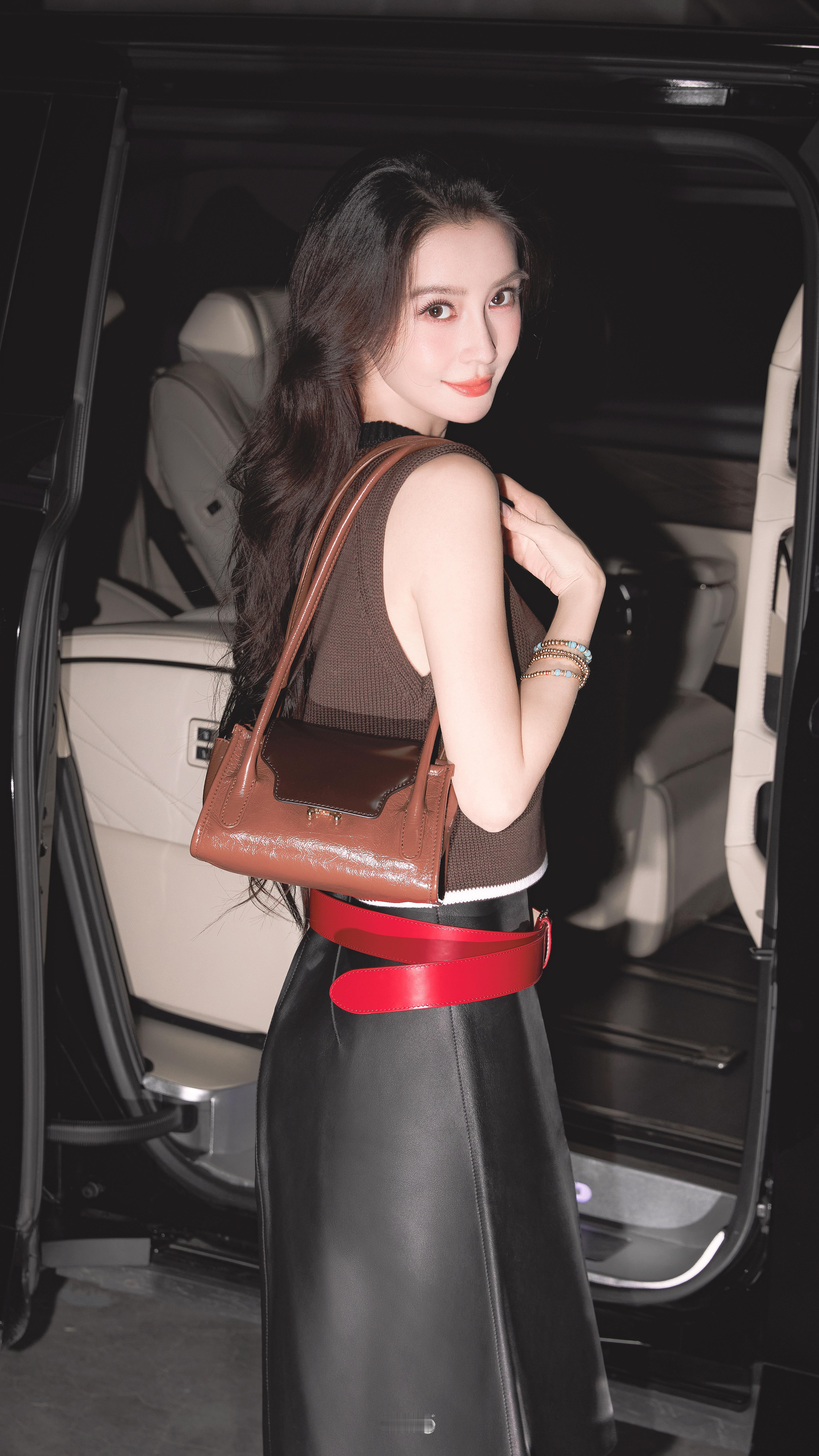 angelababy｜MARNI米兰时装周出发💋👠Angelababy出发米