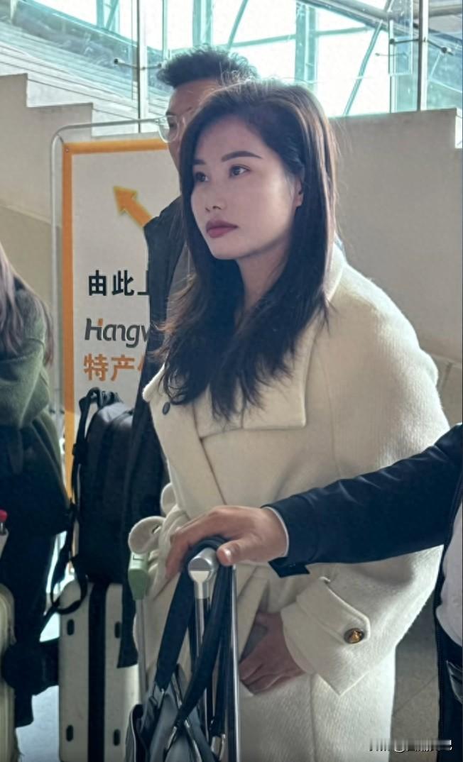 余华英二审维持原判，死刑！法庭上她还试图挣扎，否认自己虐待杨妞花，直言“用开水烫