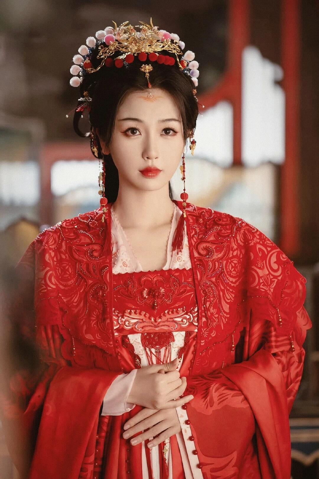 虞书欣穿红色真的好好看 