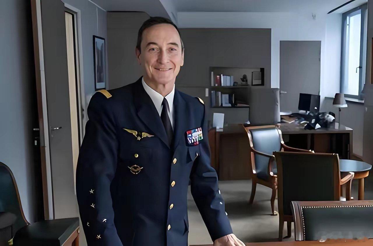 法国陆军参谋长发出警告:“法国人必须做好失去自己孩子的心理准备。”       