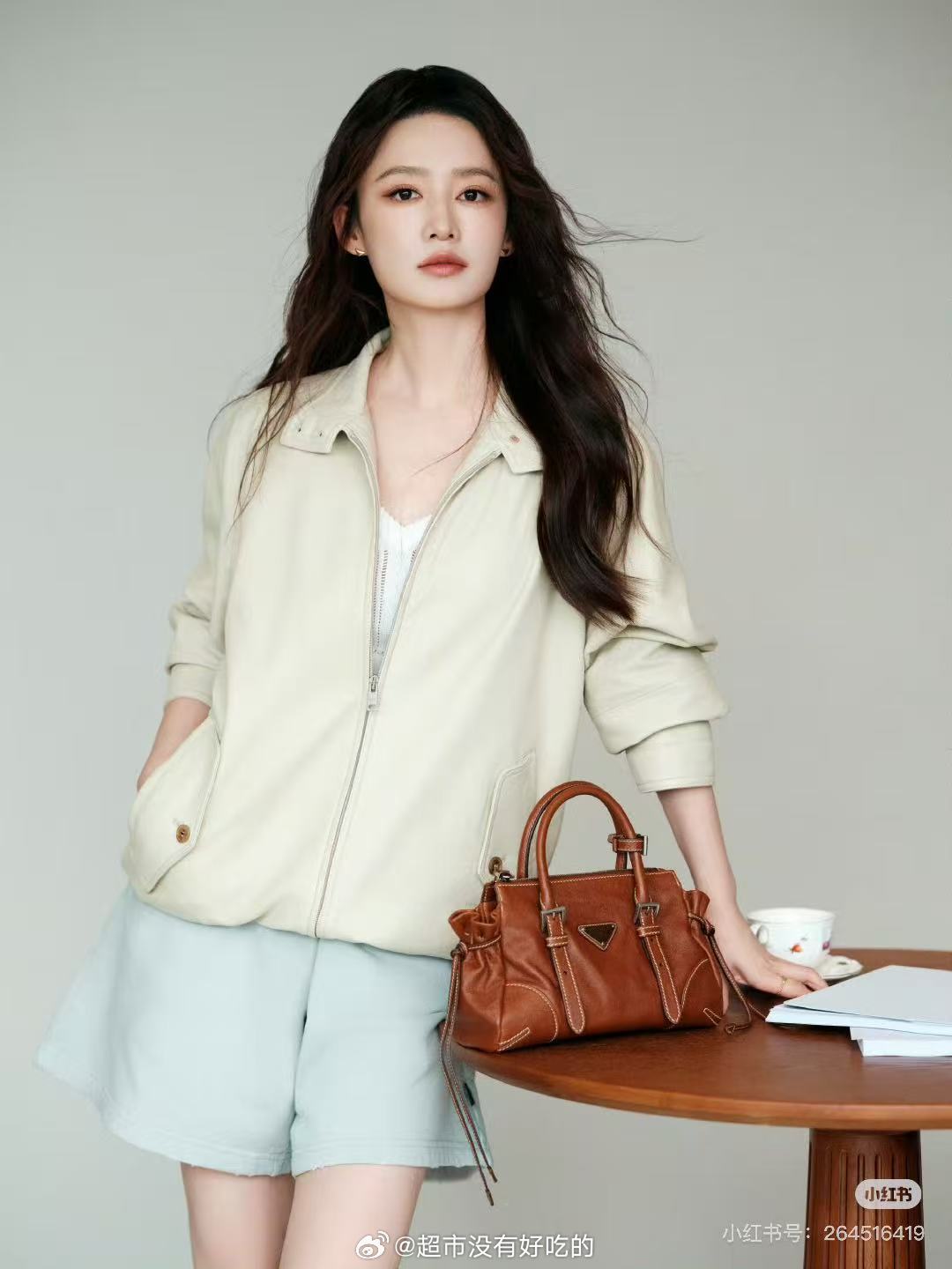 李沁Prada贵气千金 李沁x prada 高级感和美集于一身，李沁太适合pra