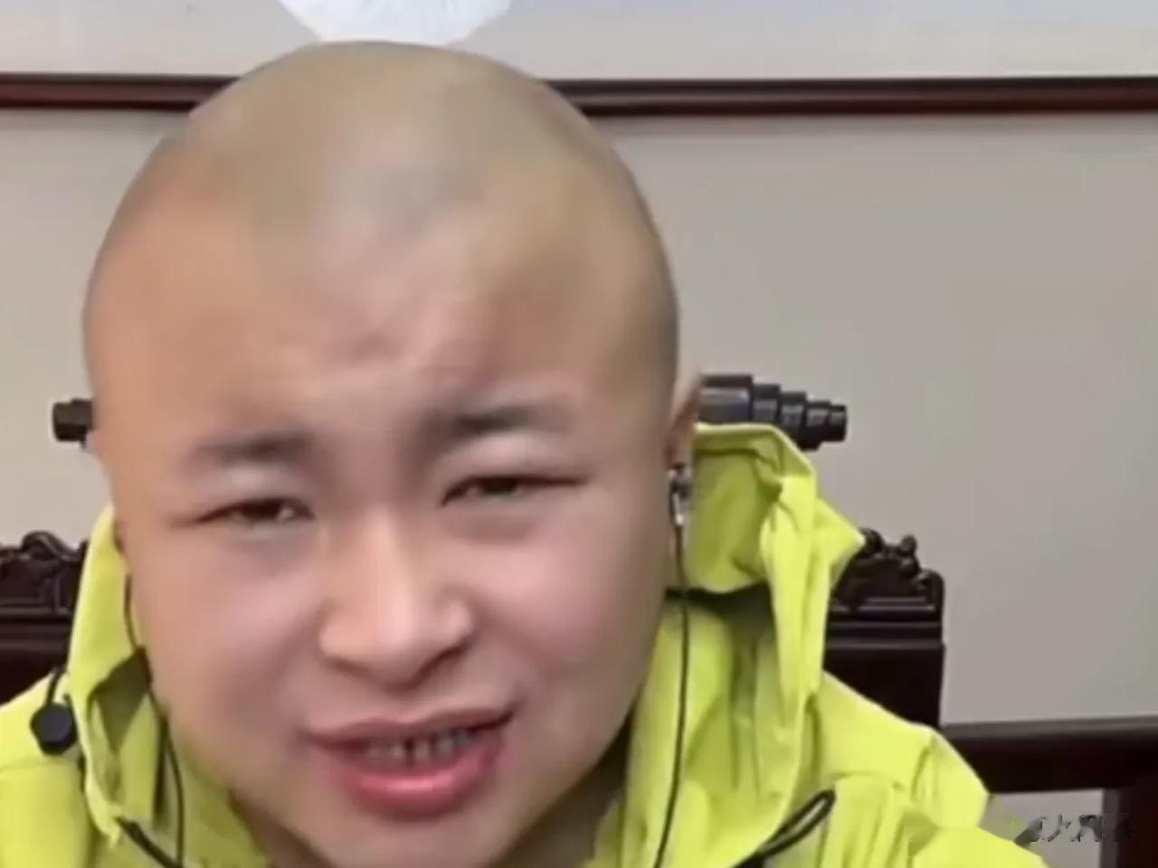 1️⃣老狗谈初瑞雪与蛋蛋:老狗直言应该不是剧本，巴哥昨天跟蛋蛋直播我看了，也没有