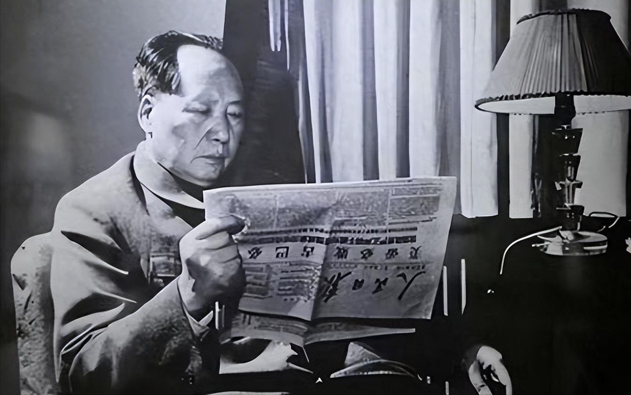 1969年，一天深夜，周总理急忙敲开了毛主席的房门，带来了一个不好的消息，没成想