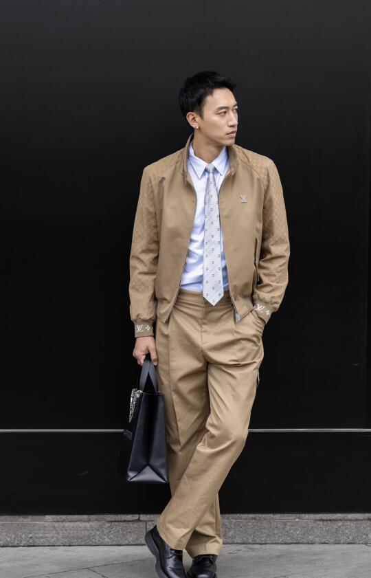 今日份工作完成-路易威登