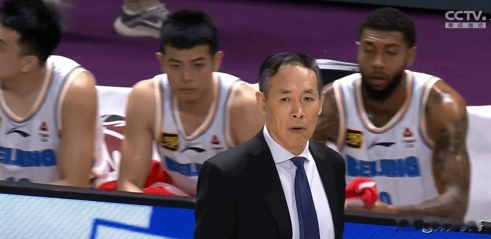 北京男篮逆转广州，郭艾伦状态回暖成焦点！
在刚刚结束的CBA比赛中，北京男篮与广