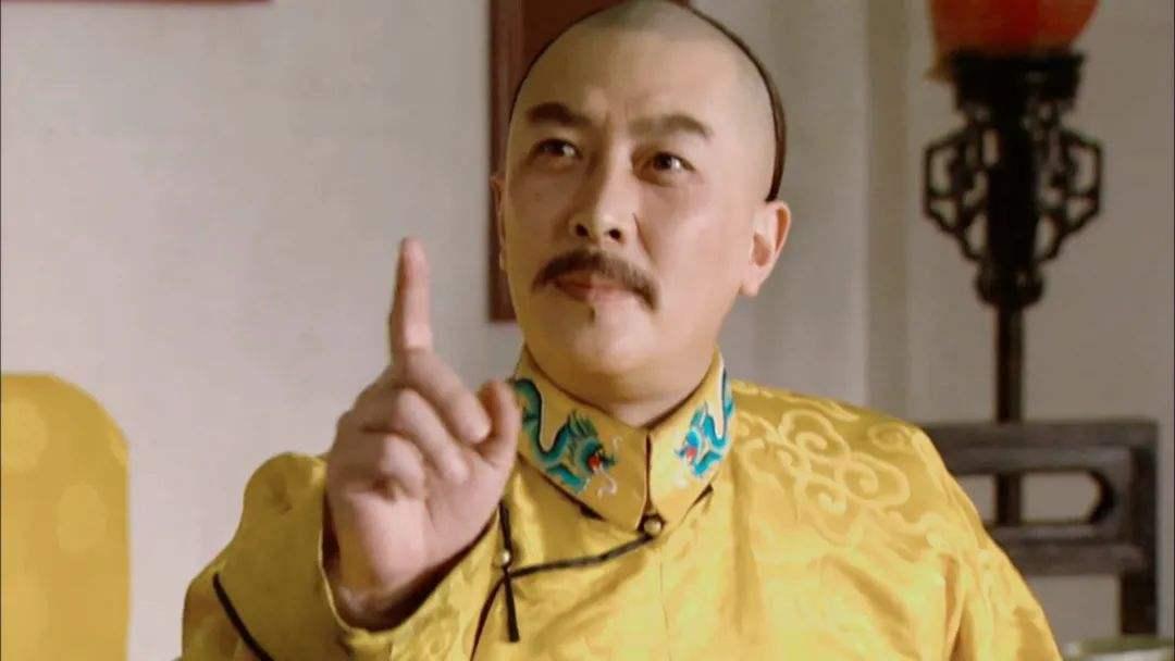 1723年春天，刚登基几个月的雍正，走进户部银库，掀开国库封条。他眯着眼扫了一圈