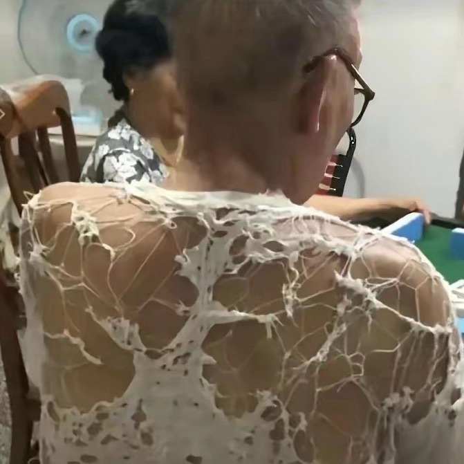 这大爷是我见过最节俭的了 