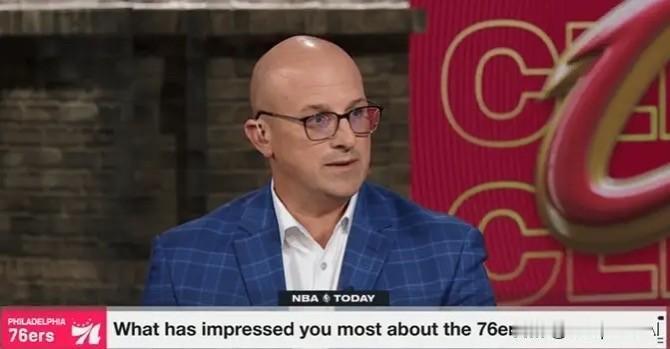 NBA薪资专家在参加一档电视节目时，谈到了球员马克西。

Bobby Marks