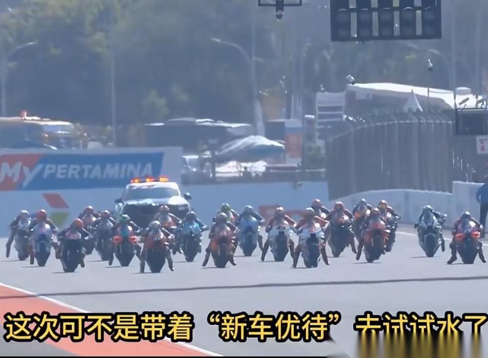 张雪机车是一点情面都不给对手，法国车手瓦伦丁·德比斯匈牙利站又拿下第一！从5月1