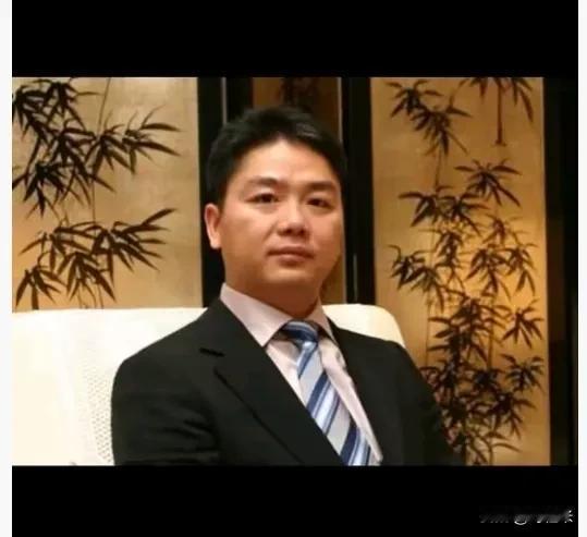 刘强东是极具商业洞察力与果敢决策力的企业家。他精准把握互联网发展浪潮，带领京东在