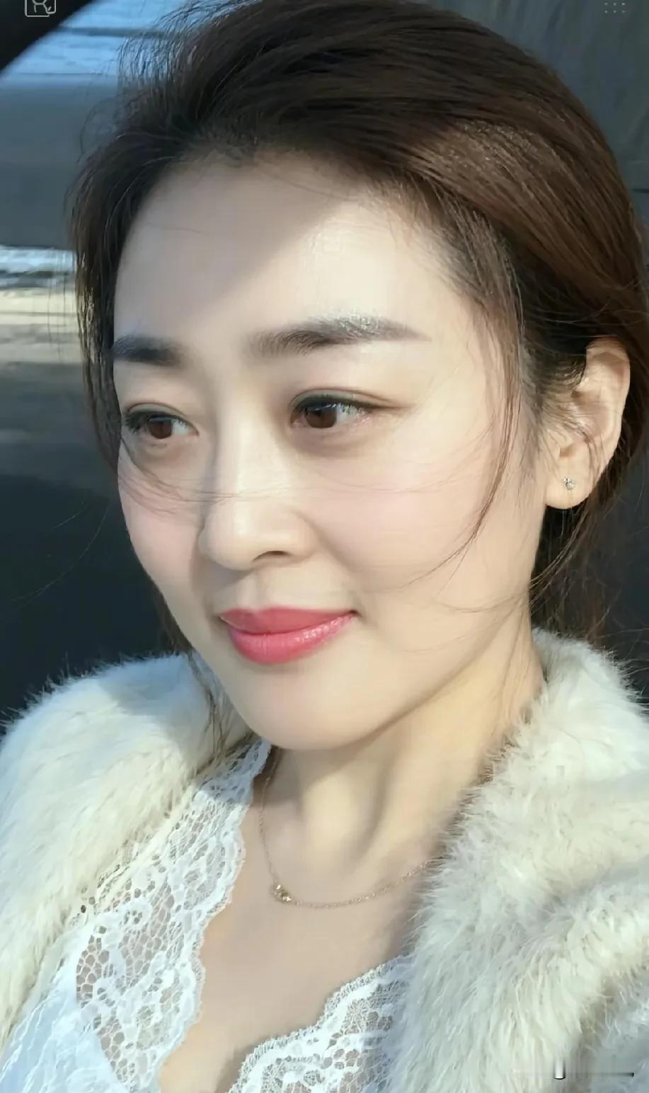 当你不开心的时候
你要学会开窍
不要总钻牛角尖
更不能生闷气
因为很多病都是气出