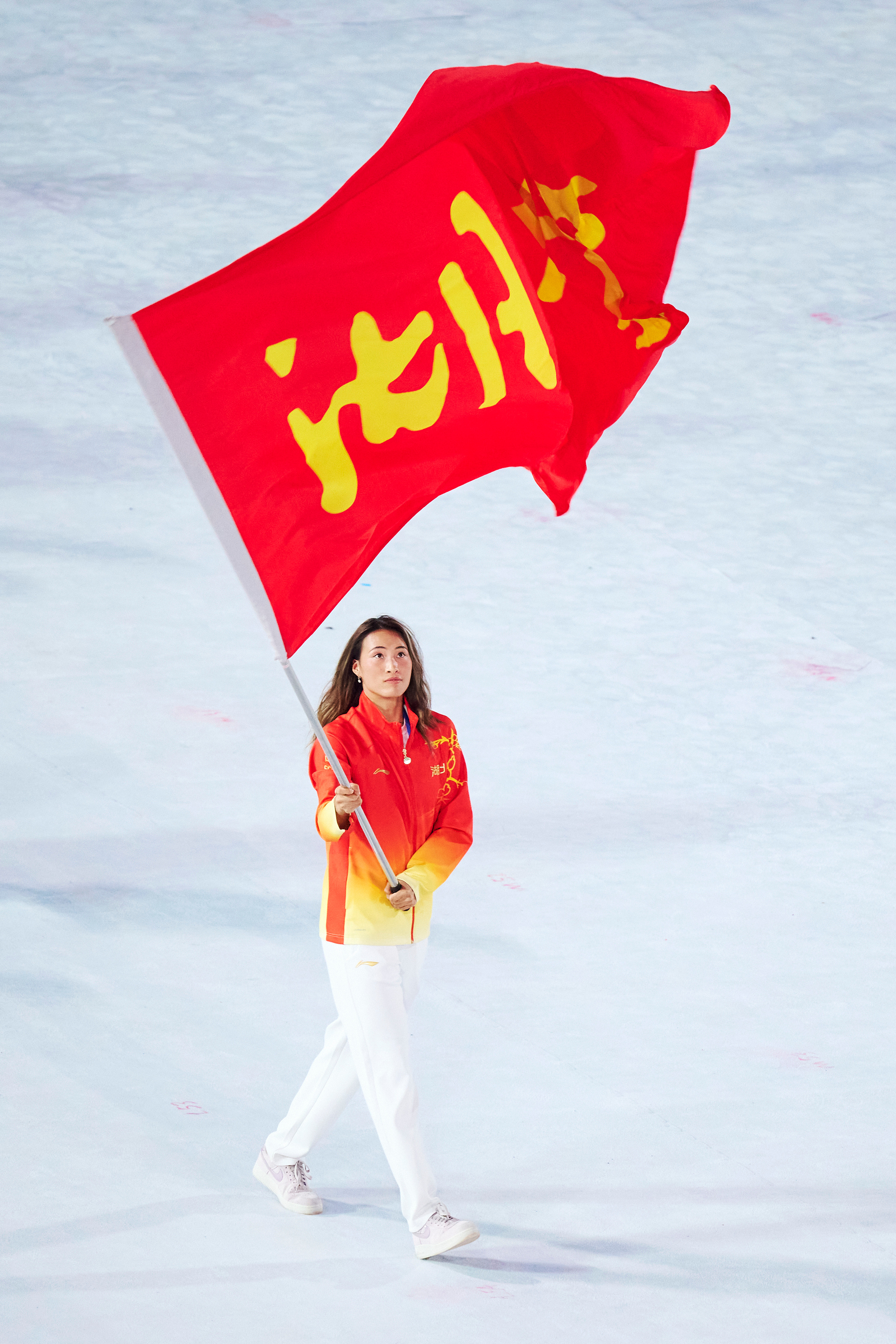 郑钦文担任湖北代表团旗手 ：“很荣幸能担任湖北代表团旗手，参加第十五届全国运动会