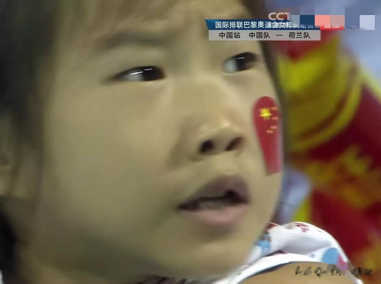 中国女排19：25丢掉第三局，主要原因是荷兰队在拜尔斯的发球轮拼发球奏效，中国队