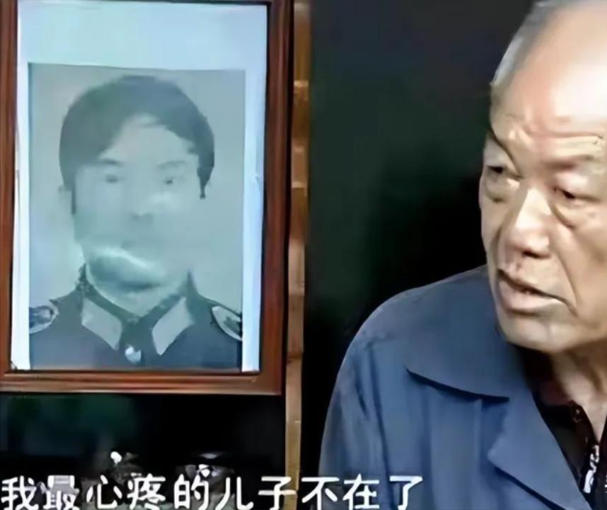 1987年，一缉毒民警，以回族老板身份打入毒贩内部，吃饭时，毒贩突然夹起一块猪肉