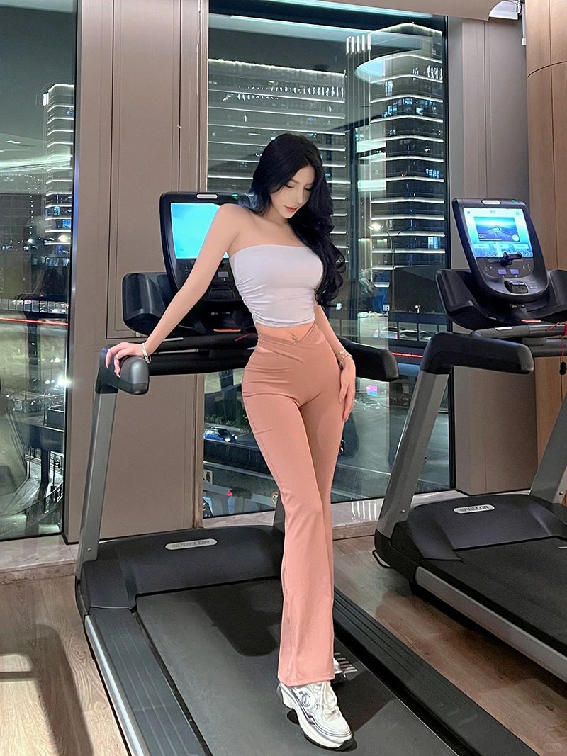 𝙆𝙀𝙀𝙋 𝙔𝙊𝙐𝙍 𝘾𝙃𝙄𝙉 𝙐𝙋❕