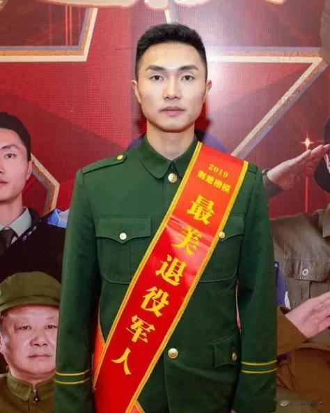 2019年6月20日，退伍军人尹文杰挺身而出抓小偷。本来已经控制住对方的他，在看