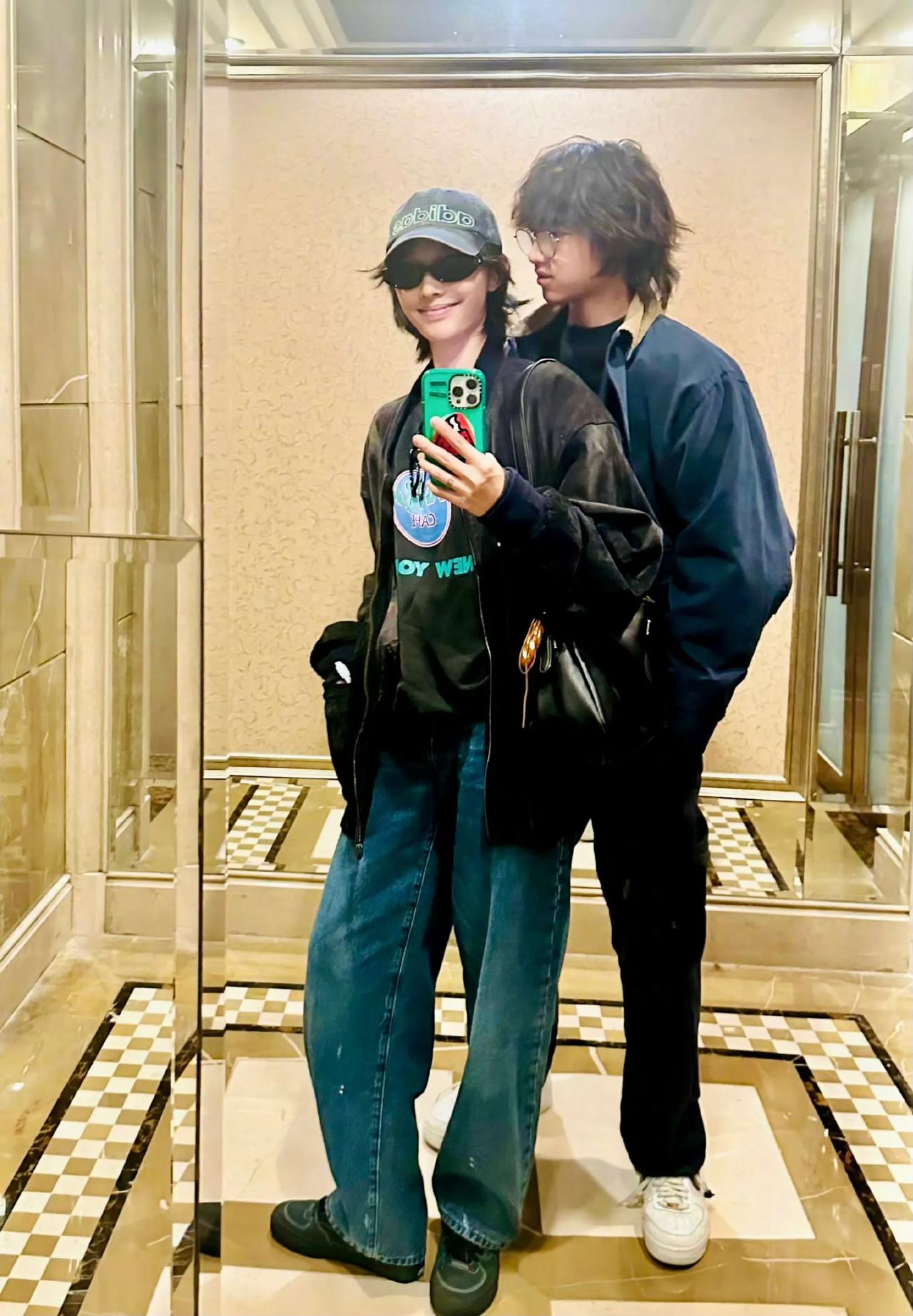 我的天！白百合的与陈羽凡的儿子都这么大了！

时间过得真快，
白百合大儿子陈盛桐