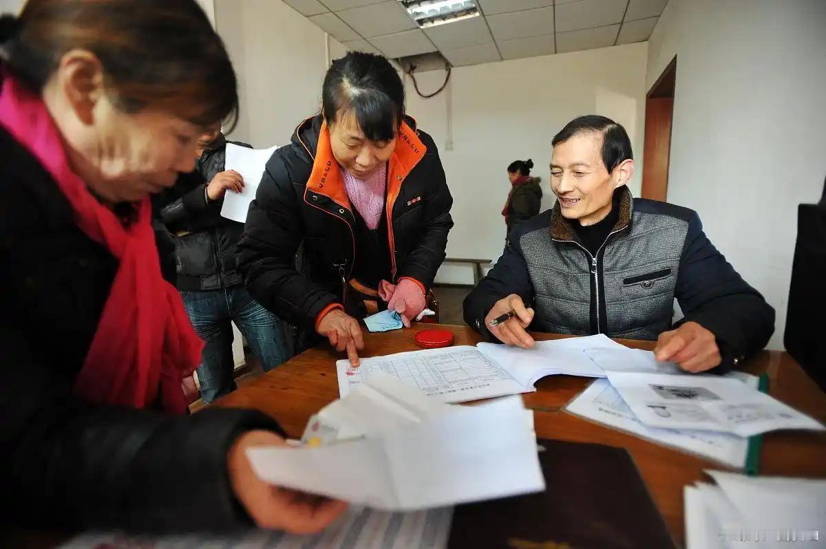 2026 年退休职工养老金还会调整吗？把工龄申诉回来的人，都是先把材料这件事想明