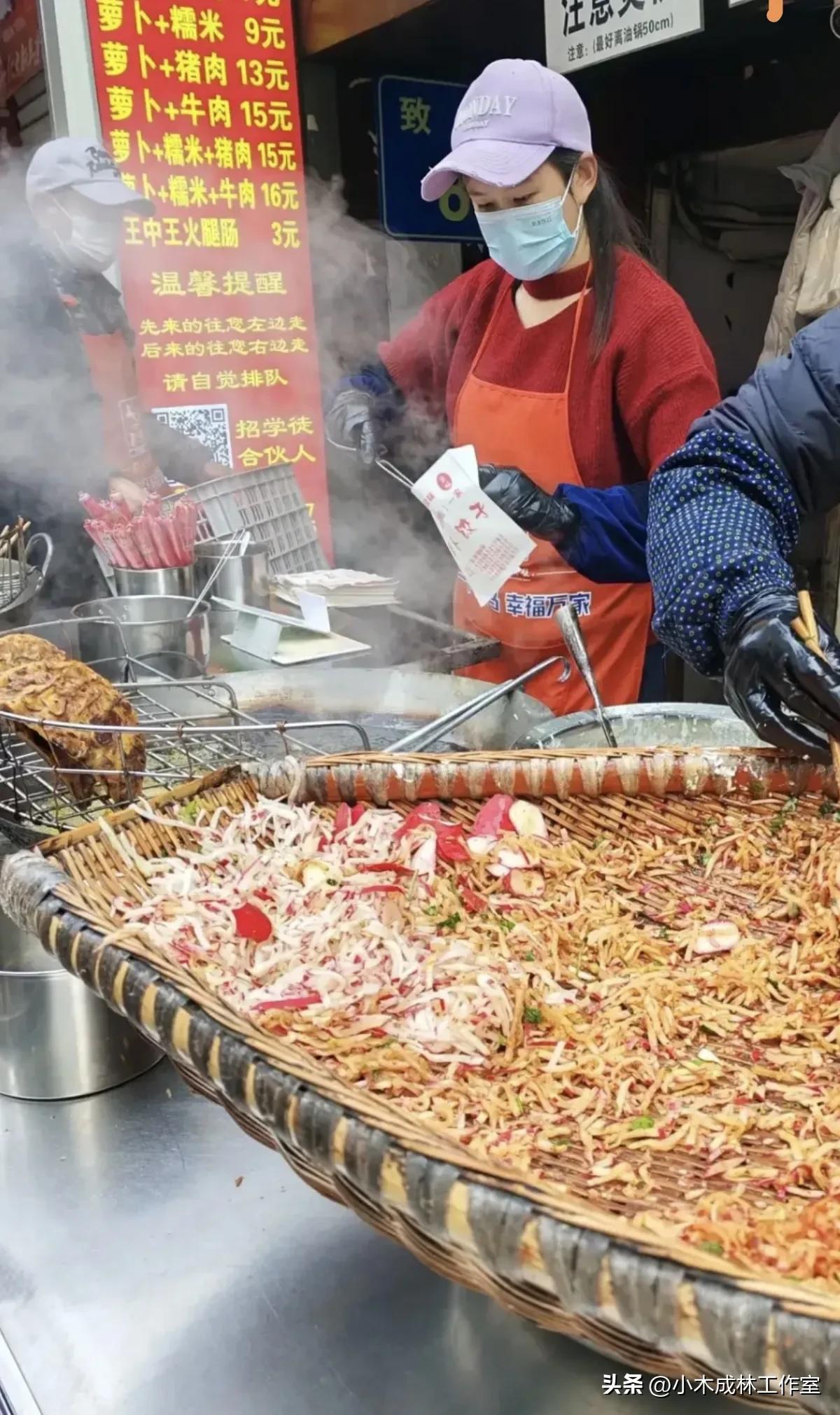 2023年以前，宜昌的特色小吃萝卜饺子卖3块，后来涨到6块，于是有人说萝卜都还卖