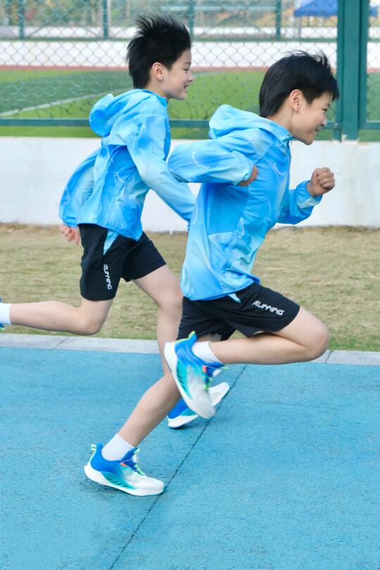 春日新装备，小孩哥的运动搭子就选它~