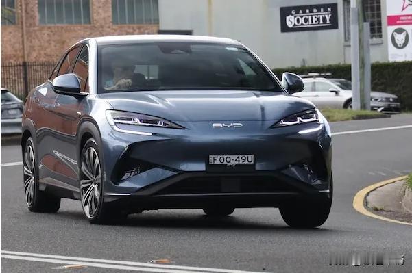 十月，挪威车市纯电（BEV）汽车以97.4%的份额再次刷新全球纪录，在转型纯电的